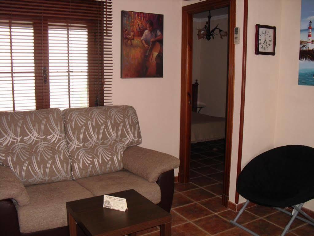 Hostal Costa De La Luz Conil De La Frontera Exterior photo